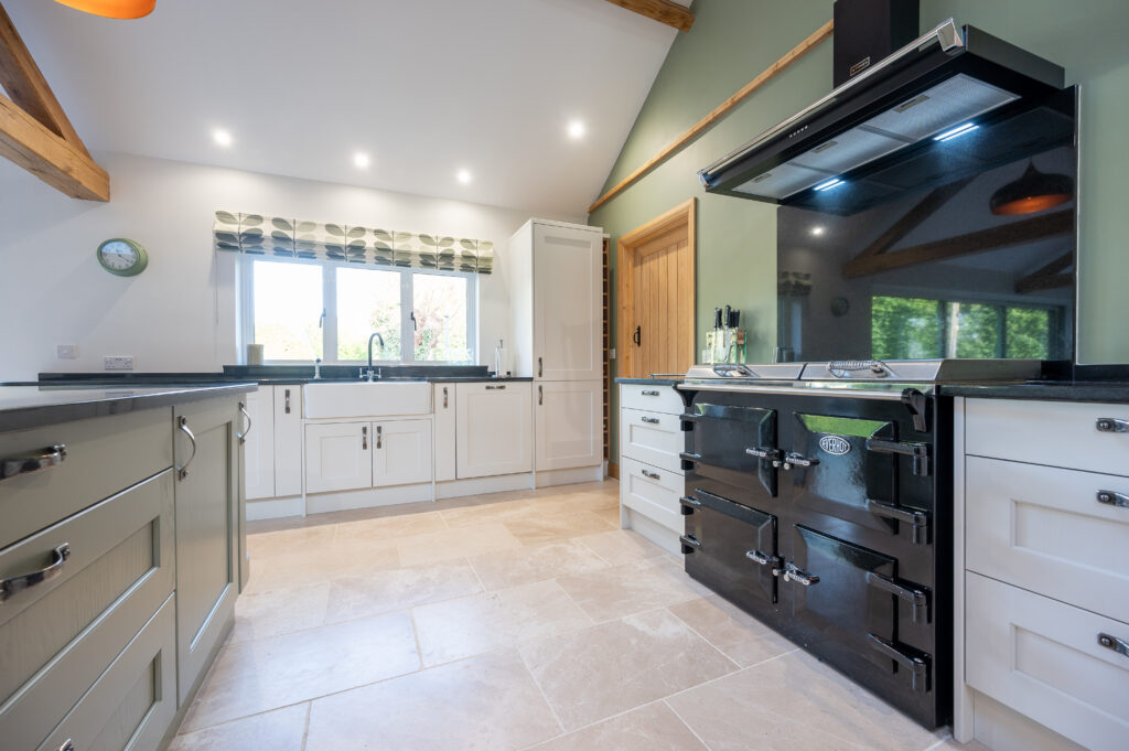 004 Diss Traditional Kitchen